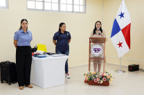 La jornada inició con las palabras de bienvenida de la Lcda. María Victoria Arce Padilla, Directora de la DEO.