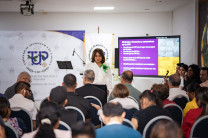 La Dra. Ángela Laguna Caicedo, Rectora de la UTP.