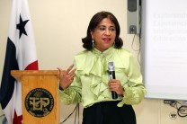 La Dra. Ángela Laguna, Vicerrectora Académica organizó este evento.