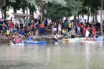 La cita del concurso de canoas de cemento fue la extensión de Tocumen y desde tempranas horas de la mañana los participantes con sus canoas fueron llegando al sitio de competencia.