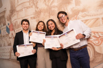 Los estudiantes que reciben este mérito son aquellos que poseen un índice académico de 2.5 a 3.0. Los estudiantes que reciben este mérito son aquellos que poseen un índice académico de 2.5 a 3.0.