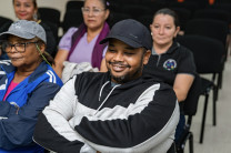 Colaboradores de la DGRH e integrantes del equipo de cafeterías durante el desarrollo del taller formativo.