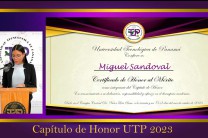 Certificado de Honor al Mérito a Miguel Sandoval.