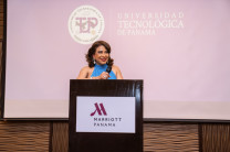 Dra. Ángela Laguna Caicedo, Rectora de la UTP.