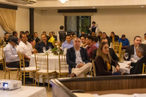 La actividad reunió a representantes de empresas, autoridades universitarias, docentes, egresados e invitados especiales en un espacio de intercambio orientado a identificar oportunidades de colaboración que favorezcan el desarrollo académico, profesional y productivo de la región. La actividad reunió a representantes de empresas, autoridades universitarias, docentes, egresados e invitados especiales en un espacio de intercambio orientado a identificar oportunidades de colaboración que favorezcan el desarrollo académico, profesional y productivo de la región.