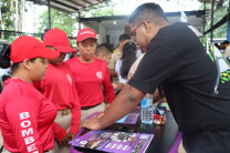 Personal administrativo junto con los jovenes del I.P.T de Chiriquí Grande.