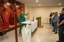 Misa de acción de gracias, presidida por el padre Román Altamiranda.