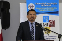 El director del CINEMI, Dr. Félix Henríquez, hace uso de la palabra durante la celebración del XII aniversario de creación del Centro de Investigación e Innovación Eléctrica, Mecánica y de la Industria (CINEMI).