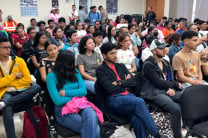 Estudiantes participan del conversatorio realizado con el objetivo de crear consciencia y sensibilización.