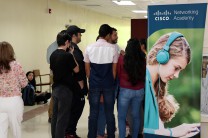 Estudiantes presentes en la inauguración.