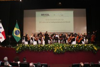 Orquesta Carmen Cedeño, dirigida por la Profa. Electra Castillo.