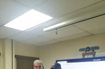 Entrega de reconocimiento por el Mgtr. Víctor Montilla.