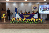 Dra. Lineth Aalín de Meier, directora y autoridades del Colegio San Martin de la Chorrera. 