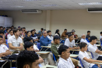 En la jornada participaron estudiantes de la Facultad de Ingeniería Mecánica, así como estudiantes de la Facultad de Ingeniería Industrial. Además, asistió un grupo invitado del Instituto Profesional y Técnico de Veraguas, quienes tuvieron la oportunidad de conocer aspectos técnicos relacionados con esta área de especialización. En la jornada participaron estudiantes de la Facultad de Ingeniería Mecánica, así como estudiantes de la Facultad de Ingeniería Industrial. Además, asistió un grupo invitado del Instituto Profesional y Técnico de Veraguas, quienes tuvieron la oportunidad de conocer aspectos técnicos relacionados con esta área de especialización.