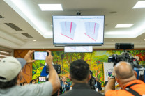 Presentación Durante la presentación, los especialistas mostraron gráficos y datos registrados por la red de estaciones del Programa de Instrumentación Sísmica (PINS).