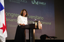 La Dra. Ángela Laguna Caicedo, Rectora de la UTP.