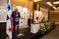 El Decano de la FIM, Dr. Orlando Aguilar se refirió al respaldo brindado al congreso 