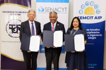 Firma de los convenios entre SENACYT y CEMCIT AIP