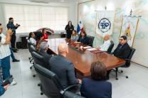 Salón de reuniones de la Rectoría. Salón de reuniones de la Rectoría.