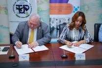 El Dr. Aizpurúa, rector de la UTP y  la MBA Forsythe, firmaron este convenio.