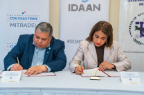 La firma del convenio con el IDAAN establece empleos para operarios en las plantas potabilizadoras en todo el país.