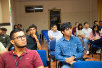 Participantes del conversatorio.