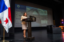 Rectora Laguna La Rectora, Dra. Ángela Laguna Caicedo, destaca la importancia de estos espacios de diálogo durante su discurso de apertura.