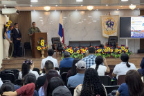 Dr. Práxedes Torres, coordinador de la FII, agradece a los estudiantes por su participación en el aniversario de la FII.