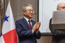 Embajador de Corea en Panamá, S. E. Han, Byoung Jin. Embajador de Corea en Panamá, S. E. Han, Byoung Jin.