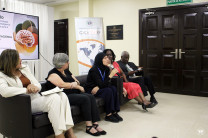 Panelistas del conversatorio.