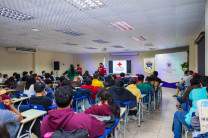 Durante la jornada participaron como facilitadores Xavier Sánchez, Coordinador Escolar del Programa de Brigadas Educativas de la Cruz Roja Panameña; Isabel González; y Luis López, integrantes del Organismo de Juventud del Comité Local de Santiago de la Cruz Roja Panameña. A través de dinámicas participativas se abordaron temas vinculados con la cultura de paz, la comunicación, la empatía y el principio de Acción Sin Daño. Durante la jornada participaron como facilitadores Xavier Sánchez, Coordinador Escolar del Programa de Brigadas Educativas de la Cruz Roja Panameña; Isabel González; y Luis López, integrantes del Organismo de Juventud del Comité Local de Santiago de la Cruz Roja Panameña. A través de dinámicas participativas se abordaron temas vinculados con la cultura de paz, la comunicación, la empatía y el principio de Acción Sin Daño.