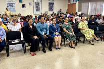 Autoridades, docentes y estudiantes participan de la actividad Cultural. 