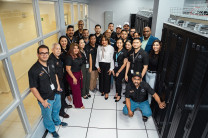 La rectora Laguna estuvo acompañada del personal de DITIC, a quienes felicito por el trabajo realizado.