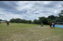 Equipo Femenino de Softbol de Panamá Oeste en el campo de juego 