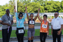 Ganadoras en la categoría de administrativo femenino de la maratón. Ganadoras en la categoría de administrativo femenino de la maratón.