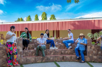 Desayuno típico realizado en el jardín interior del Centro.