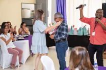 Participación de colaboradores Los colaboradores de la UTP participaron de la actividad con interpretaciones musicales.