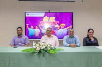 (De izq. a derecha) Dr. Cristian Pinzón, subdirector de Investigación, Posgrado y Extensión; Ing. Adriano Martínez, Director del Centro Regional de Veraguas; Ing. Abdiel Saavedra, Subdirector de Vida Universitaria; y la Lcda. Emelina Atencio.