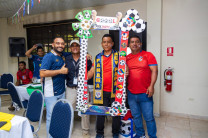 Compañeros participantes de la actividad. Compañeros participantes de la actividad.