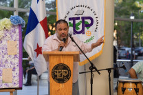 El poeta Héctor Collado señalo su satisfacción por la presentación de la actividad.