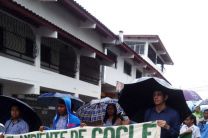 Estudiantes de Saneamiento y Ambiente en desfile en Penonomé en el día mundial del ambiente