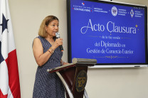 Ing. Delia García de Benítez, decana de la Facultad de Ingeniería Industrial.