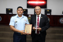 Dr. Orlando Aguilar, Decano de la FIM, estuvo presente en la Clausura del IX Diplomado Internacional Técnico Superior en Mantenimiento de Aeronaves.