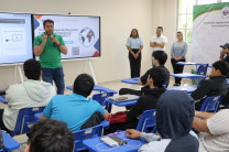 Ex estudiantes hablan de sus experiencias Ex participantes del programa de movilidad internacional hablan de sus experiencias