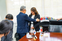 S.E. Han Byoung-jin expresó su complacencia al reencontrarse con la Dra. Ángela Laguna Caicedo y reafirmar los lazos de amistad entre la UTP y la embajada surcoreana.