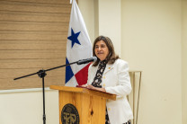 Vicerrectora Académica La vicerrectora académica participo en representación de la Rectora de la UTP.
