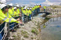Durante el recorrido, los estudiantes pudieron apreciar la cosecha de agua de lluvia