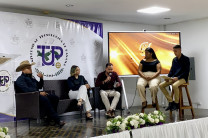 Durante el conversatorio.