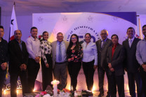 Egresados y profesores de la Facultad de Ingeniería Industrial.