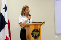 Mgtr. Delia García de Benítez, decana de la Facultad de Ingeniería Industrial (FII).